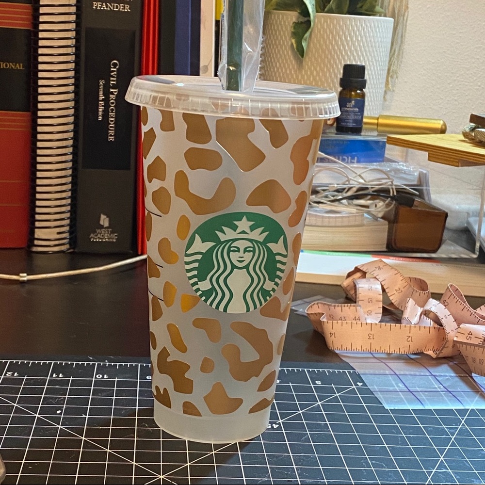 CUP SALE🎈Cheetah/leopard Print Starbucks Cold Cup - Picture 3 of 8
